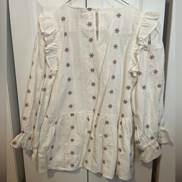 Universal Thread White Ruffle Embroidered Floral Peplum Top - Picture 4 of 4